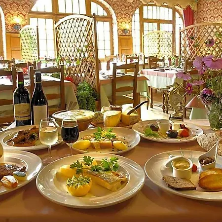 Le Relais De L'aubrac فندق